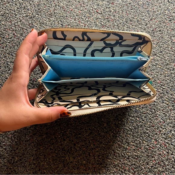 Black & White Cream Swirl Circle Blob Pattern Design Clutch Wallet Accessory - Picture 11 of 16